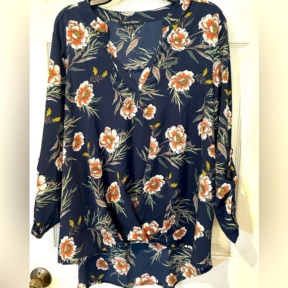 Lynn Ryan Navy Floral Hi Lo Top - Picture 1 of 12